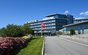 Clarion Hotel Bergen Airport 4*